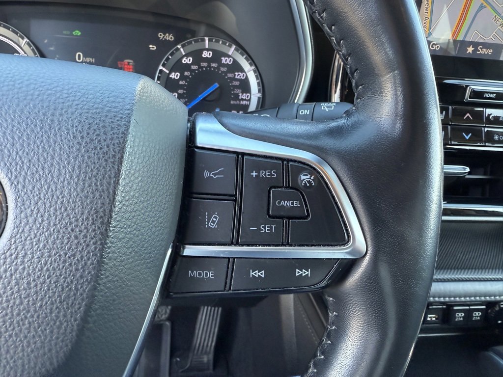 Used 2020 Toyota Highlander Limited image 35