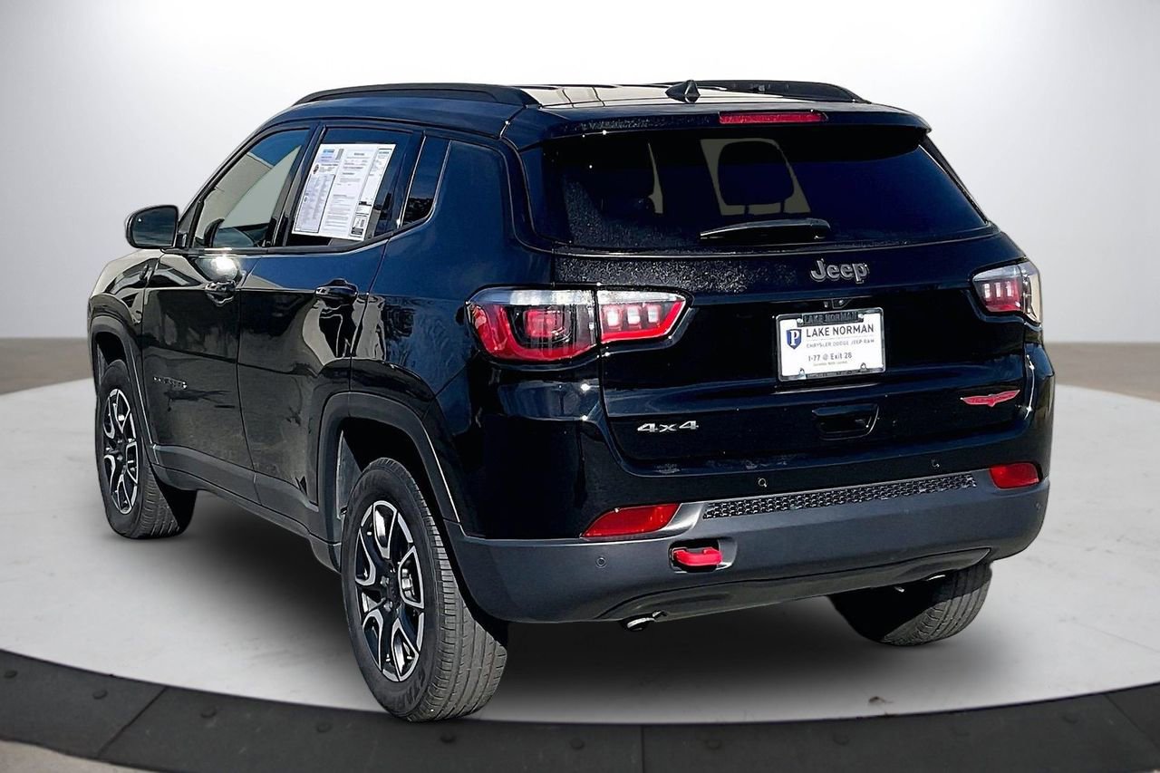 Used 2024 Jeep Compass Trailhawk image 7