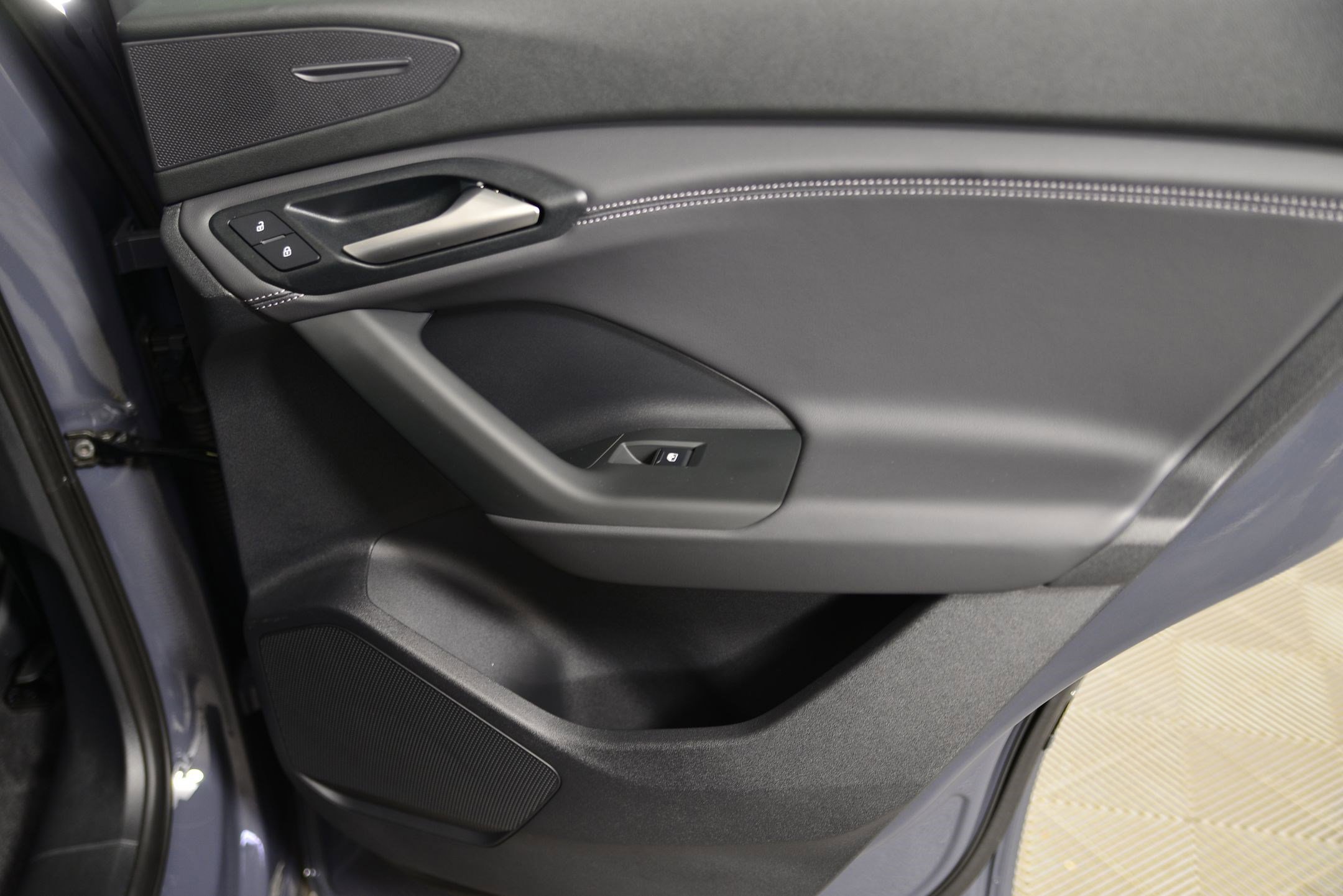 Certified 2025 Audi Q6 e-tron Premium w/ Convenience Package image 22