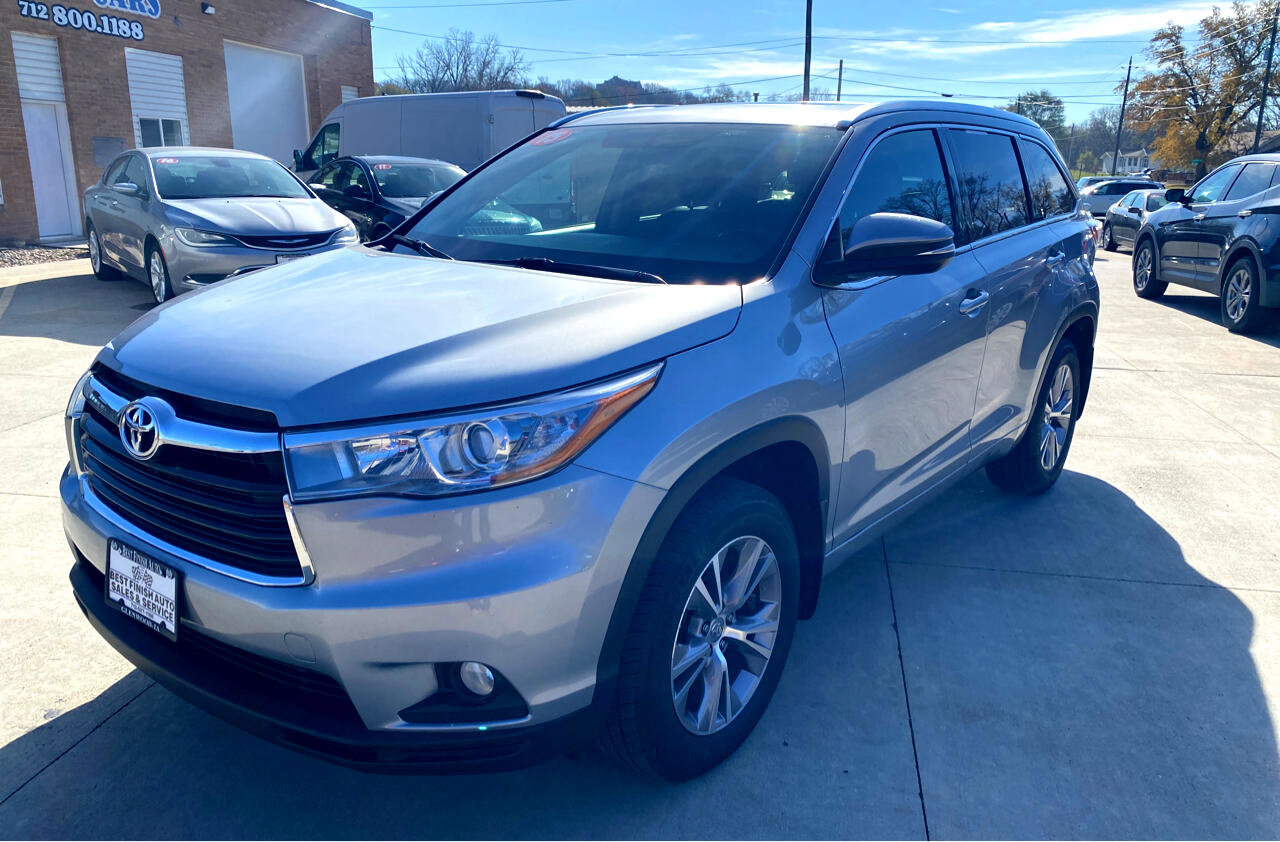 Used 2015 Toyota Highlander XLE image 2