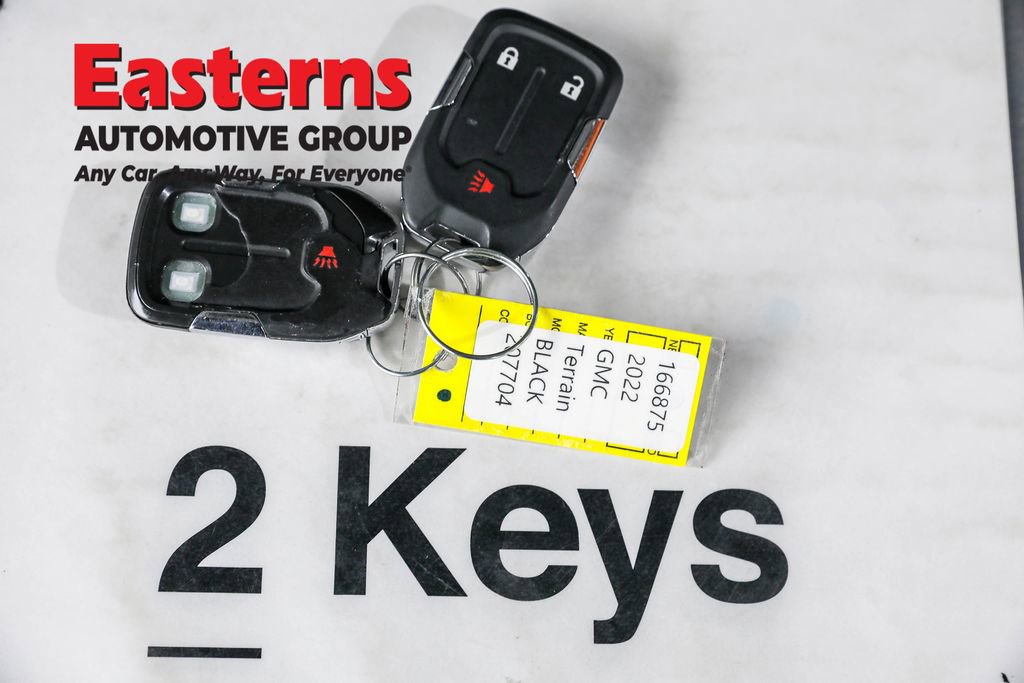 Used 2022 GMC Terrain SLE image 25