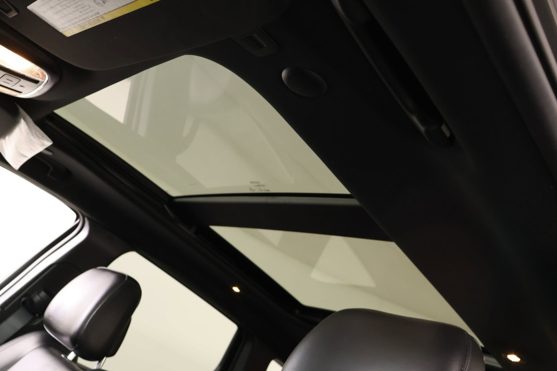 Used 2020 Jeep Grand Cherokee Limited w/ Luxury Group II AWD/4WD image 16