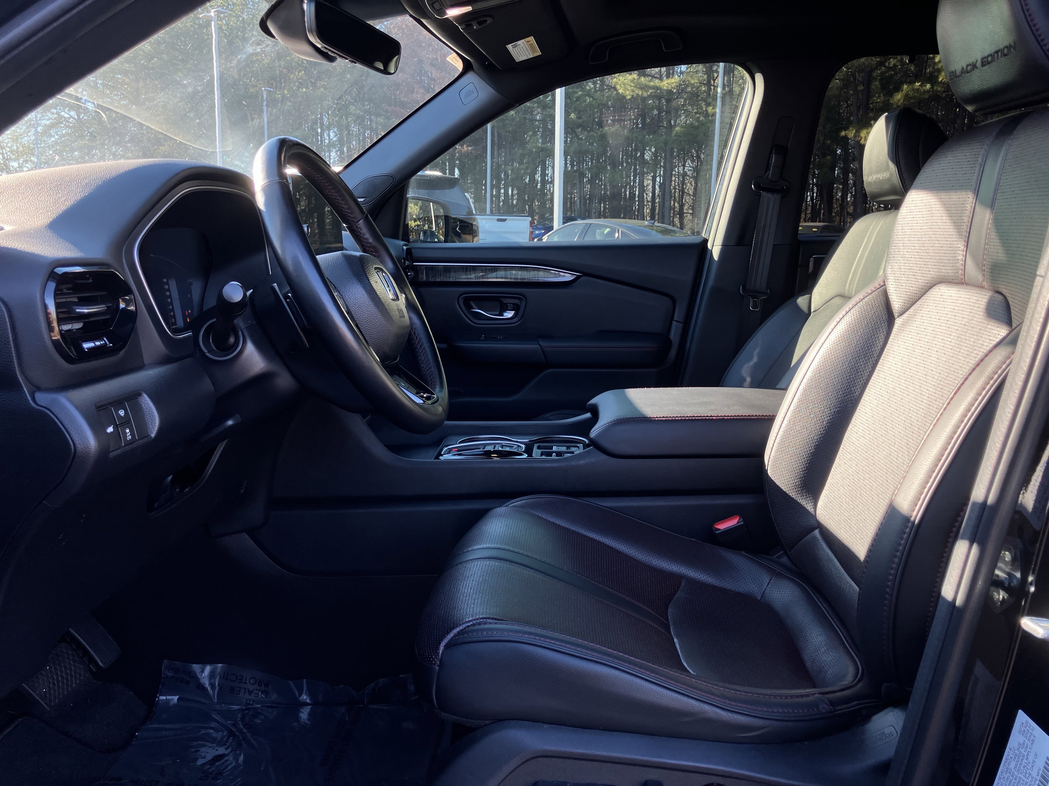 Certified 2025 Honda Pilot Black Edition image 16