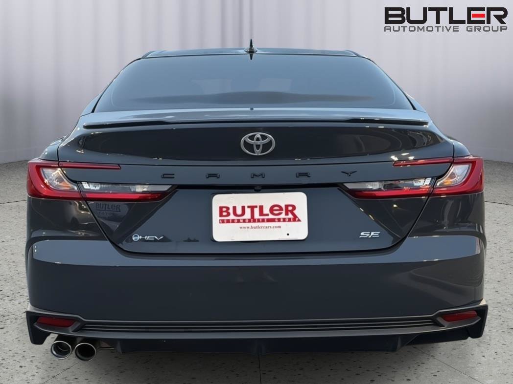 Used 2025 Toyota Camry SE w/ Multimedia Upgrade Package FWD image 5