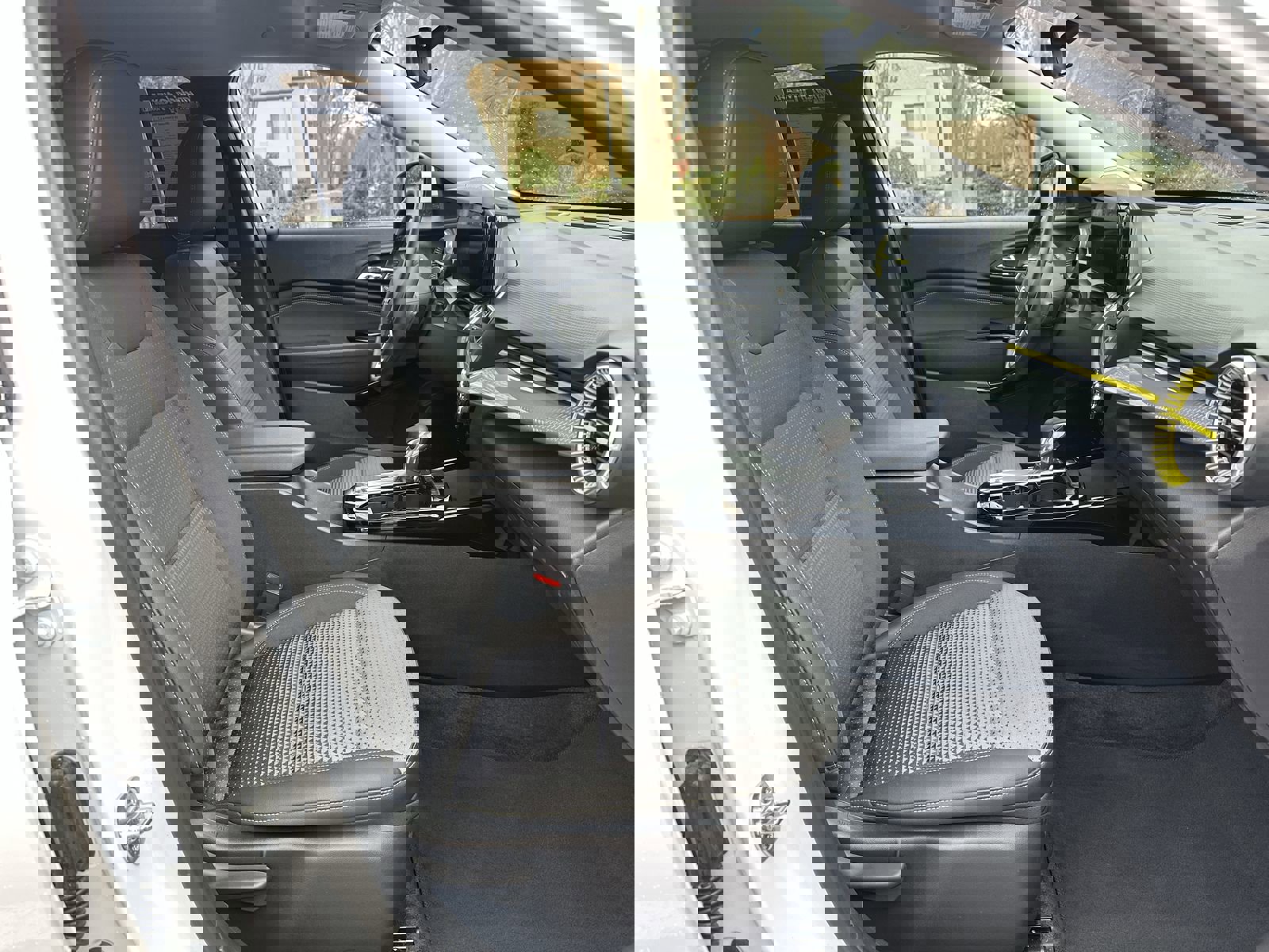 Used 2025 Chevrolet Trax LT w/ Driver Confidence Package image 22