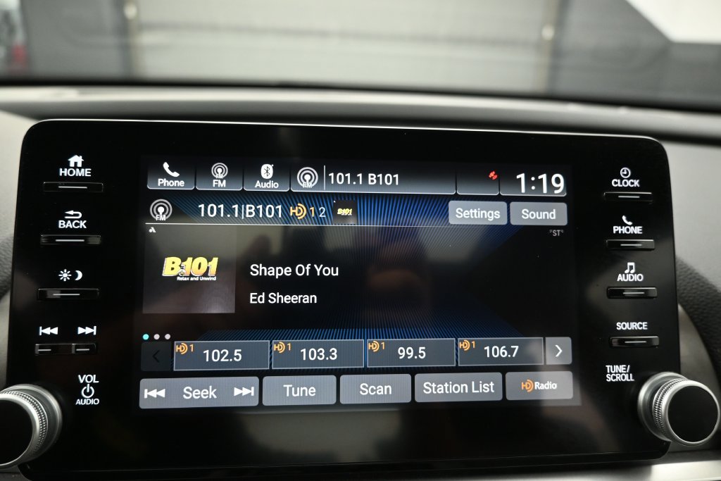 Used 2018 Honda Accord EX image 11