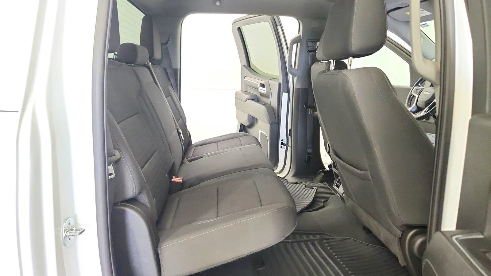 Used 2023 Chevrolet Silverado 1500 LT AWD/4WD image 27