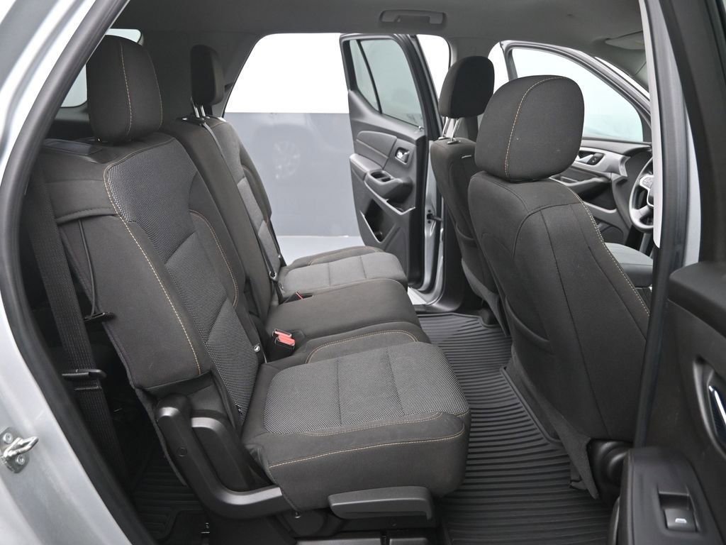 Used 2018 Chevrolet Traverse LS image 17