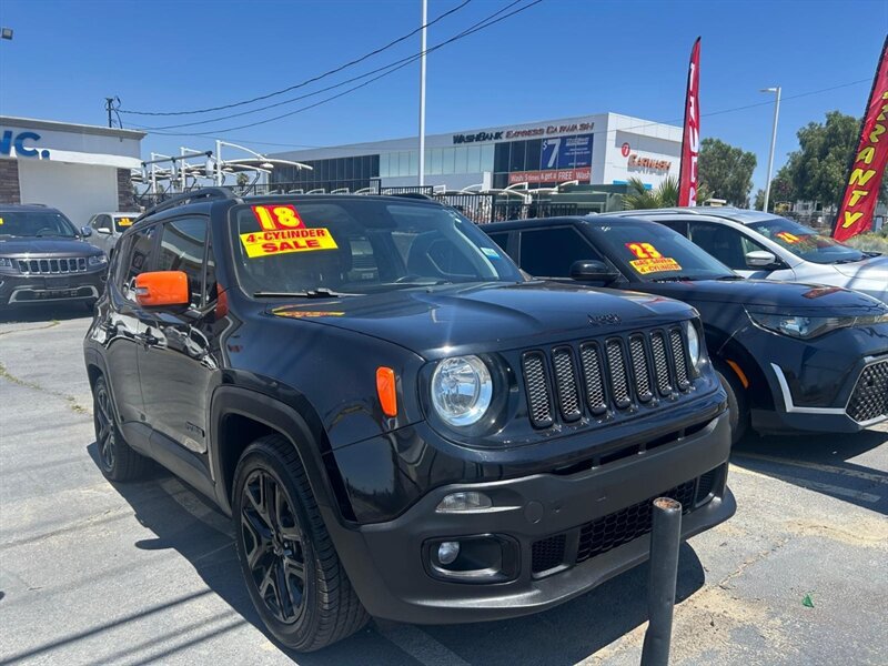 Used 2018 Jeep Renegade Altitude FWD image 2