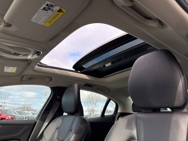 Used 2020 Volvo S60 T6 Inscription w/ Protection Package Premier image 28