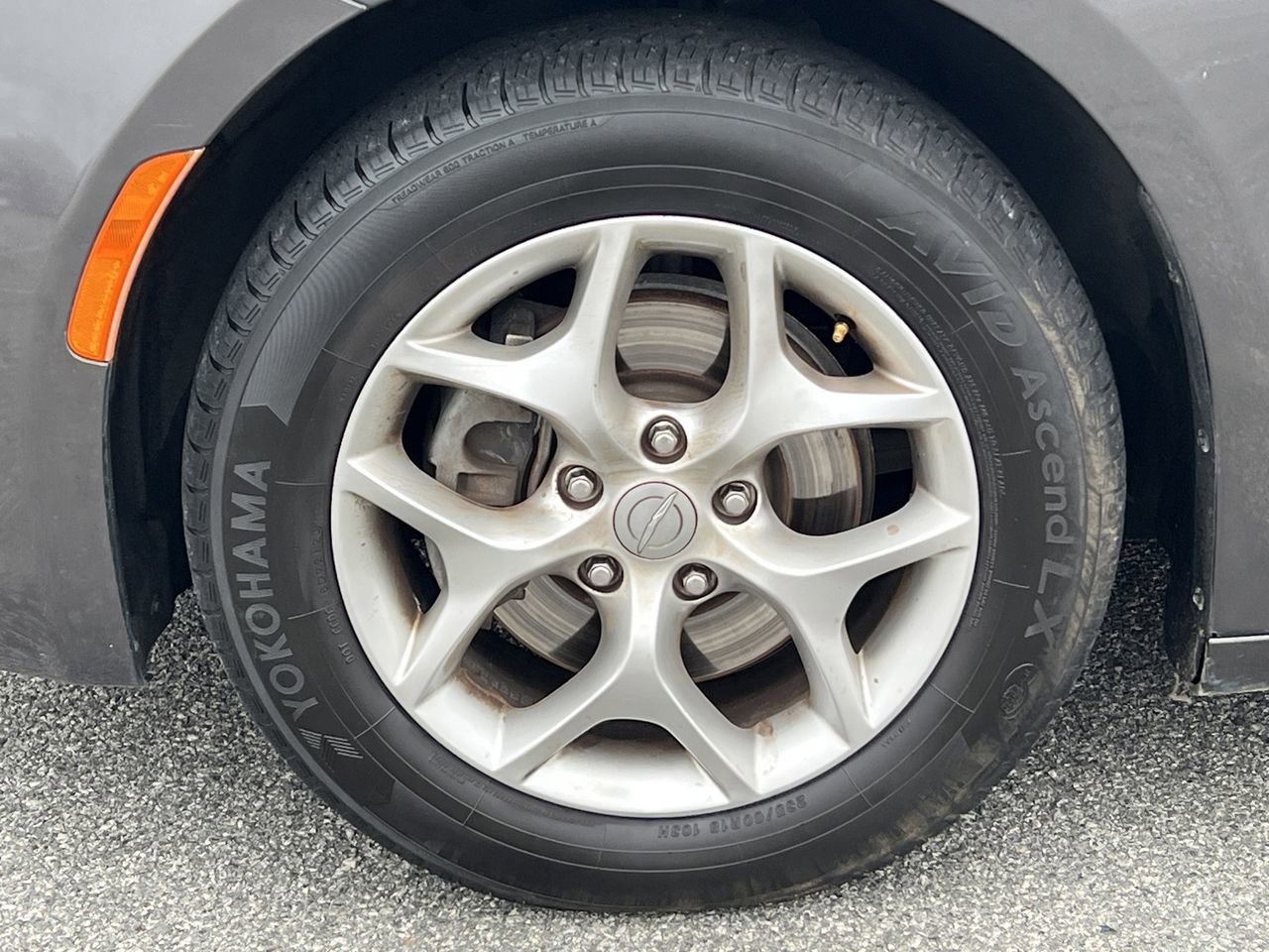 Used 2018 Chrysler Pacifica Touring Plus w/ Tire & Wheel Group image 36