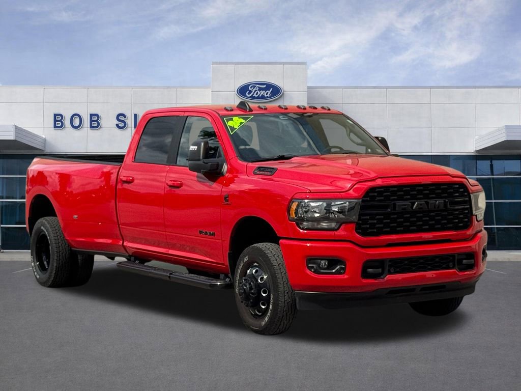 Used 2024 RAM 3500 Big Horn w/ Night Edition AWD/4WD image 2