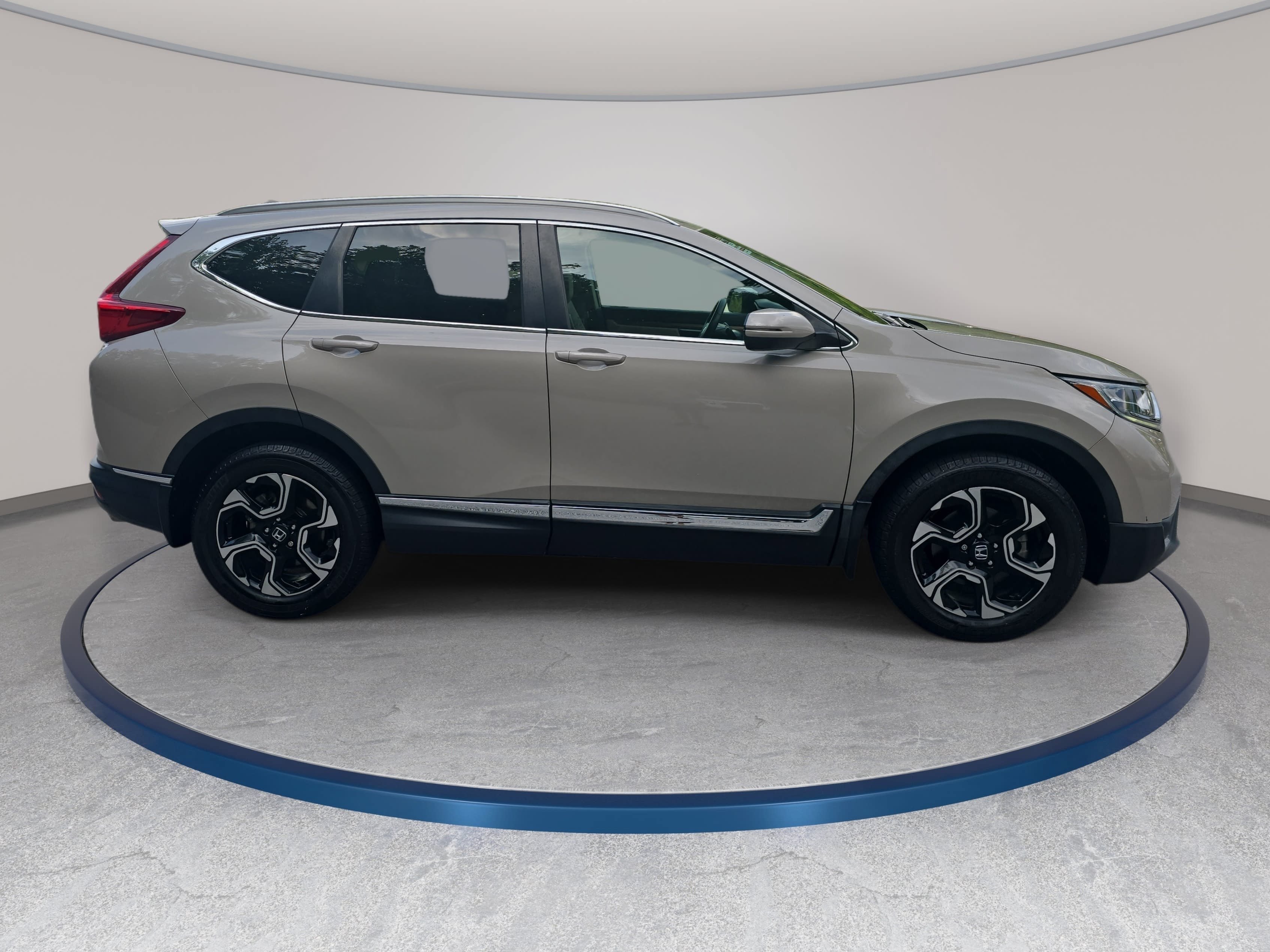 Used 2019 Honda CR-V Touring image 4