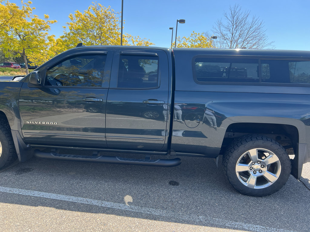 Used 2017 Chevrolet Silverado 1500 LT w/ All Star Edition AWD/4WD image 4