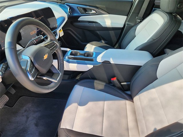 New 2025 Chevrolet Equinox EV LT image 9