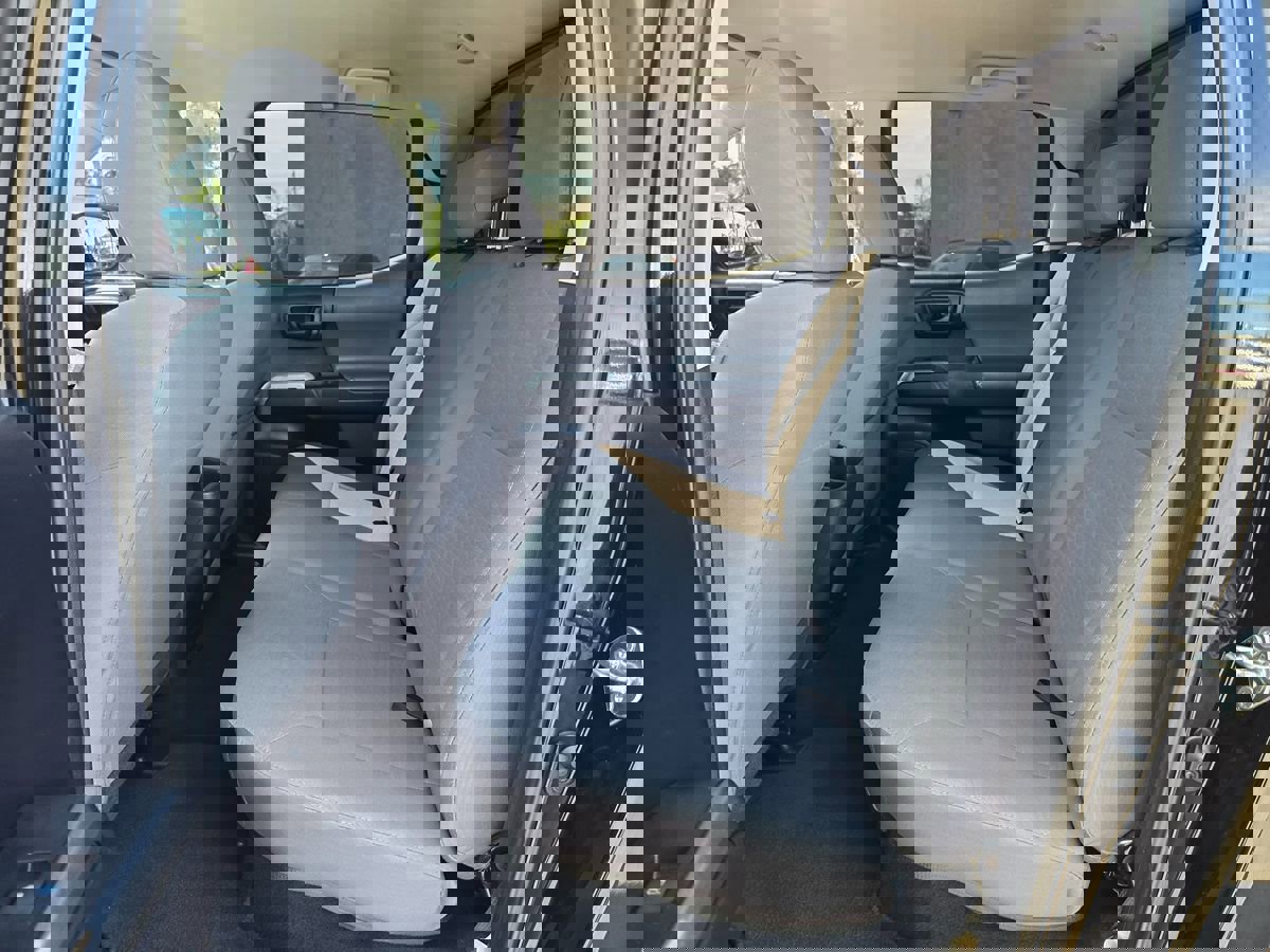 Used 2018 Toyota Tacoma SR5 image 19