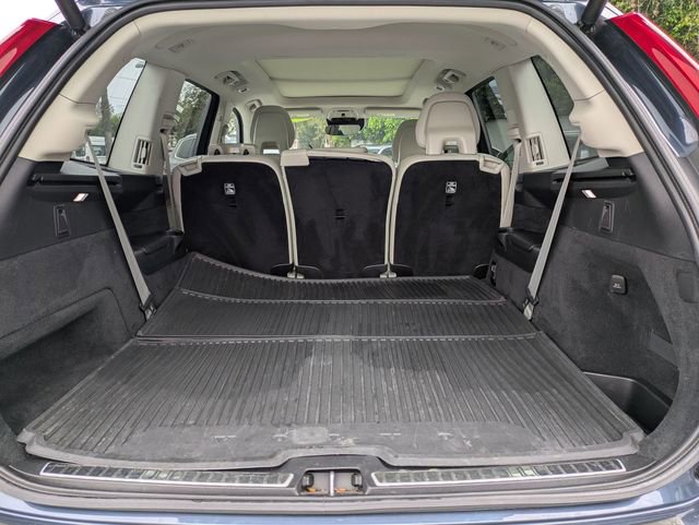 Used 2022 Volvo XC90 T6 Momentum w/ Advanced Package image 23