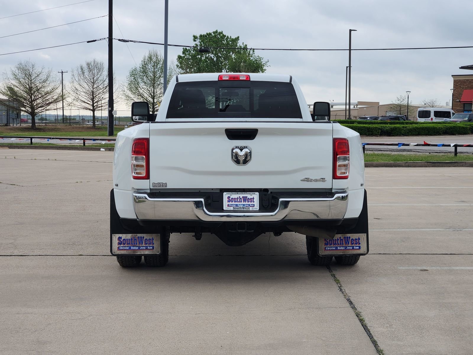 Used 2024 RAM 3500 Tradesman w/ Chrome Appearance Group image 8