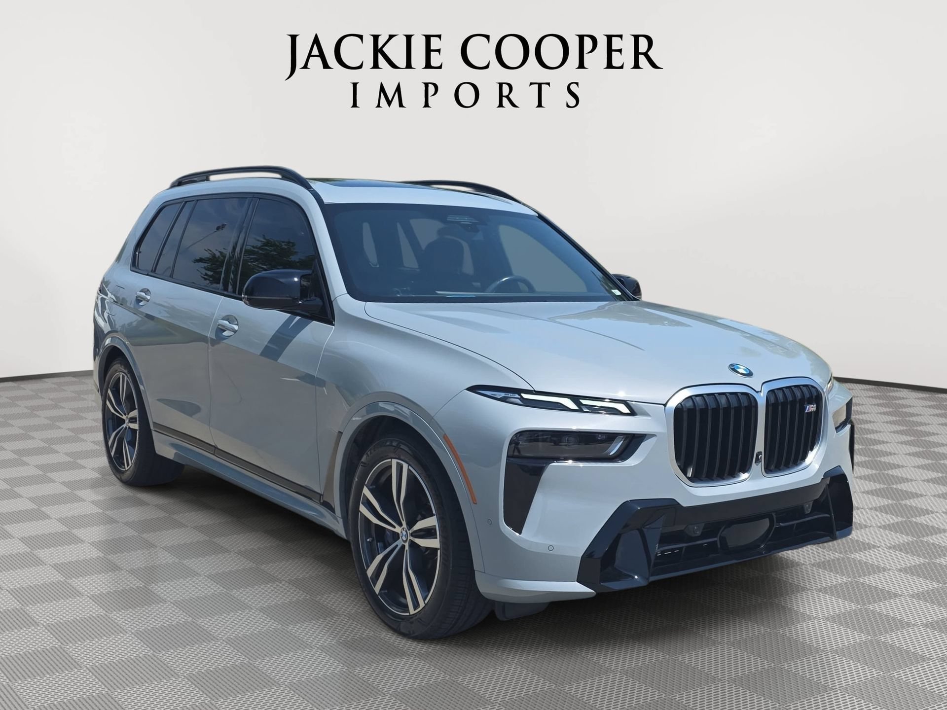 Used 2024 BMW X7 M60i AWD/4WD image 3