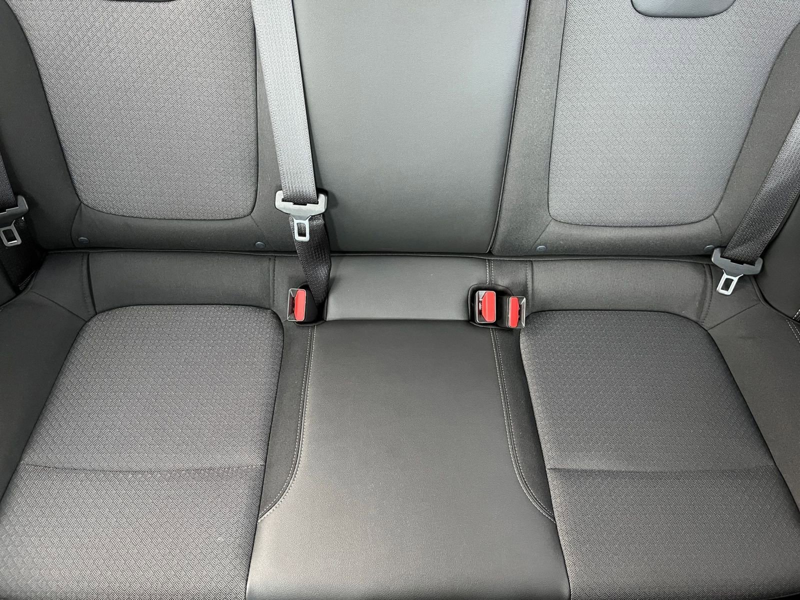 Used 2025 Buick Encore GX Preferred image 38