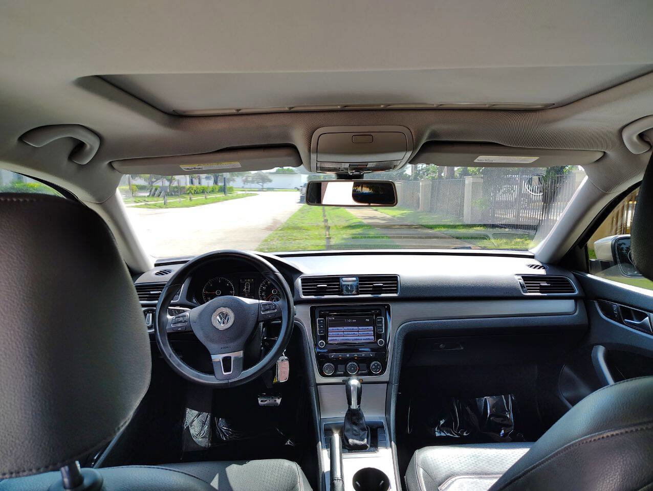 Used 2015 Volkswagen Passat TDI SE image 16