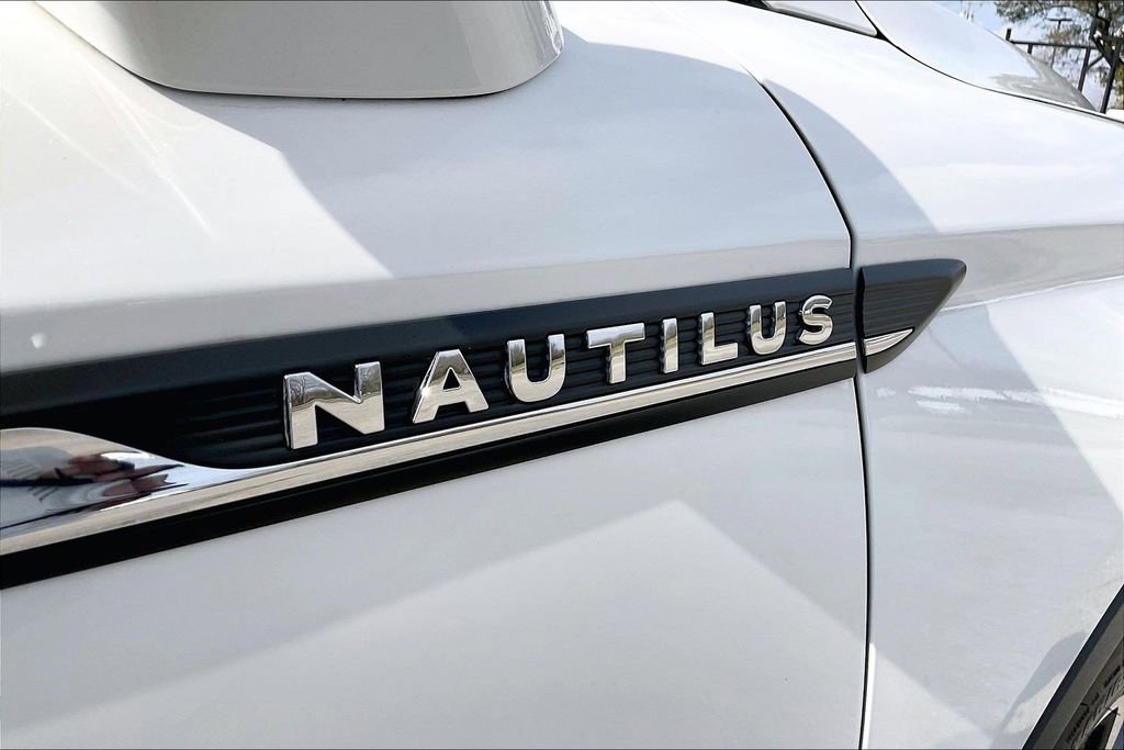 Used 2022 Lincoln Nautilus Reserve w/ Luxury Package FWD image 21