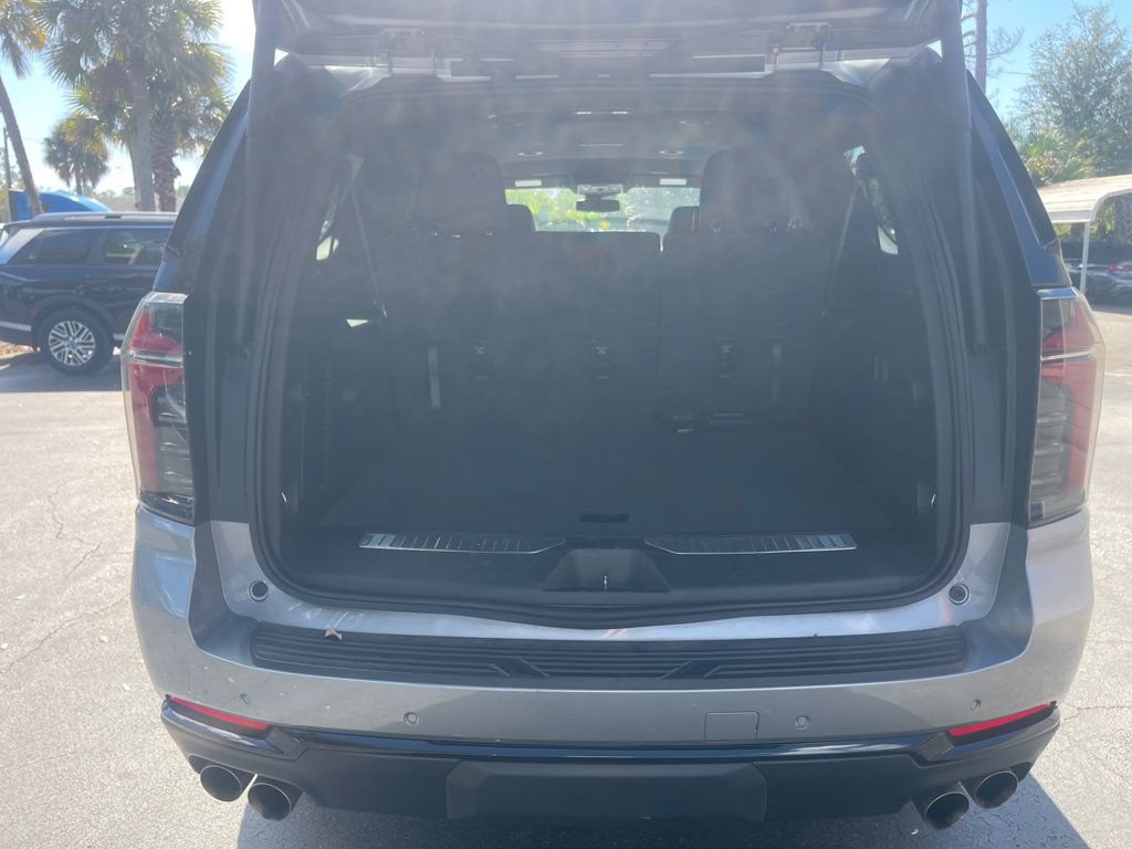 Used 2025 Chevrolet Suburban Z71 AWD/4WD image 4