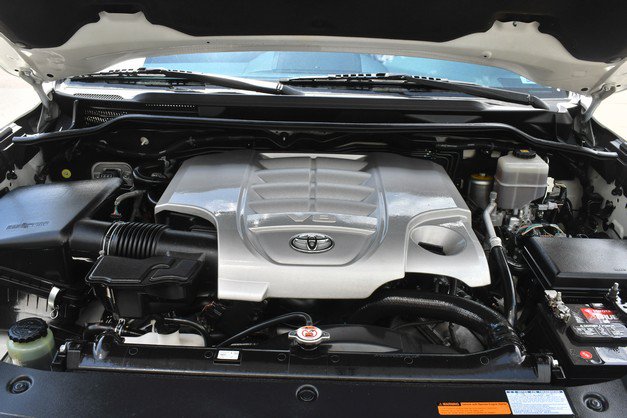 Used 2018 Toyota Land Cruiser AWD/4WD image 31