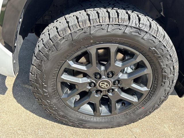 Used 2026 Toyota Sequoia Platinum AWD/4WD image 12