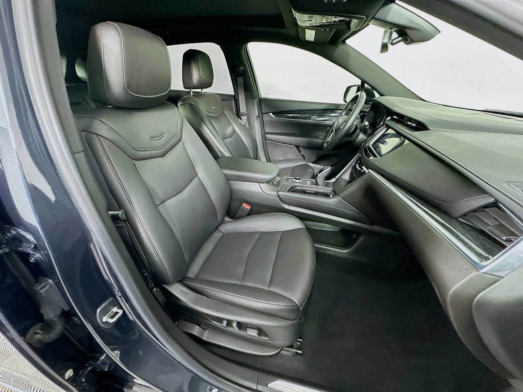 Used 2021 Cadillac XT5 Premium Luxury w/ LPO, Floor Liner Package FWD image 28