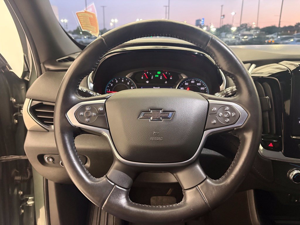 Used 2022 Chevrolet Traverse LT FWD image 3