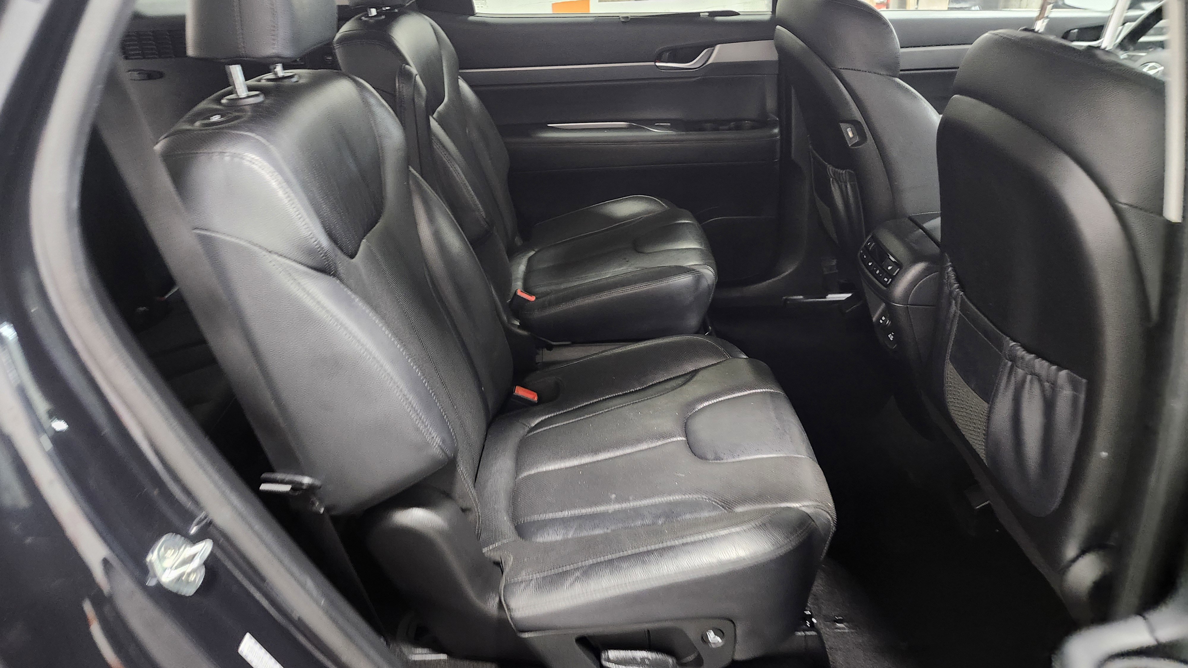 Used 2020 Hyundai Palisade SEL w/ Premium Package image 12