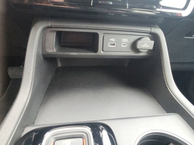 Used 2025 Honda Pilot Sport image 33