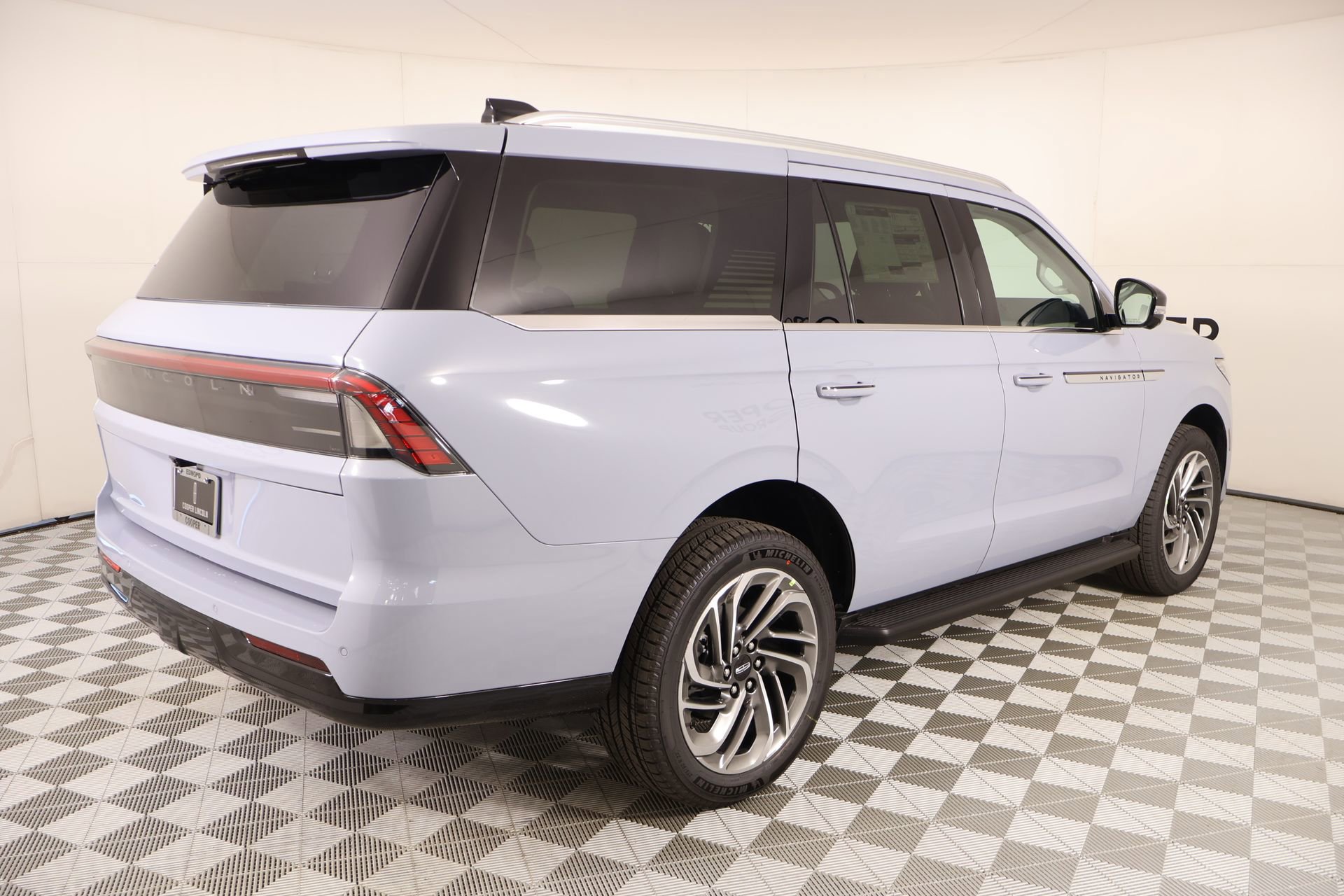 New 2026 Lincoln Navigator Premiere AWD/4WD image 21