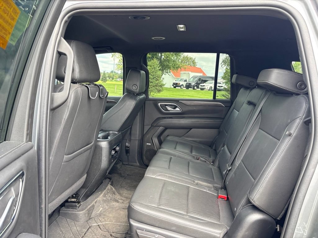 Used 2022 Chevrolet Suburban LT AWD/4WD image 15