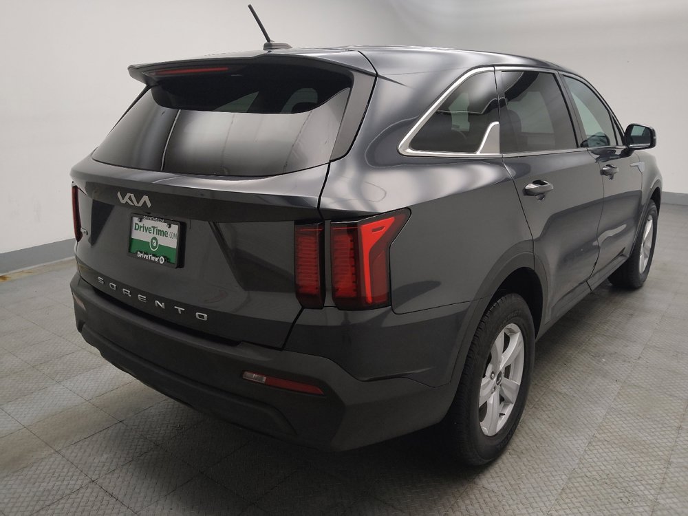 Used 2022 Kia Sorento LX image 9