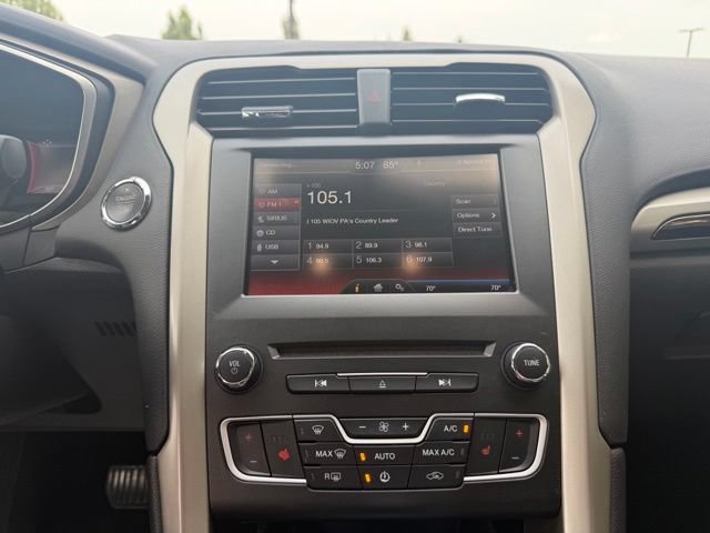 Used 2016 Ford Fusion SE w/ Equipment Group 202A AWD/4WD image 16