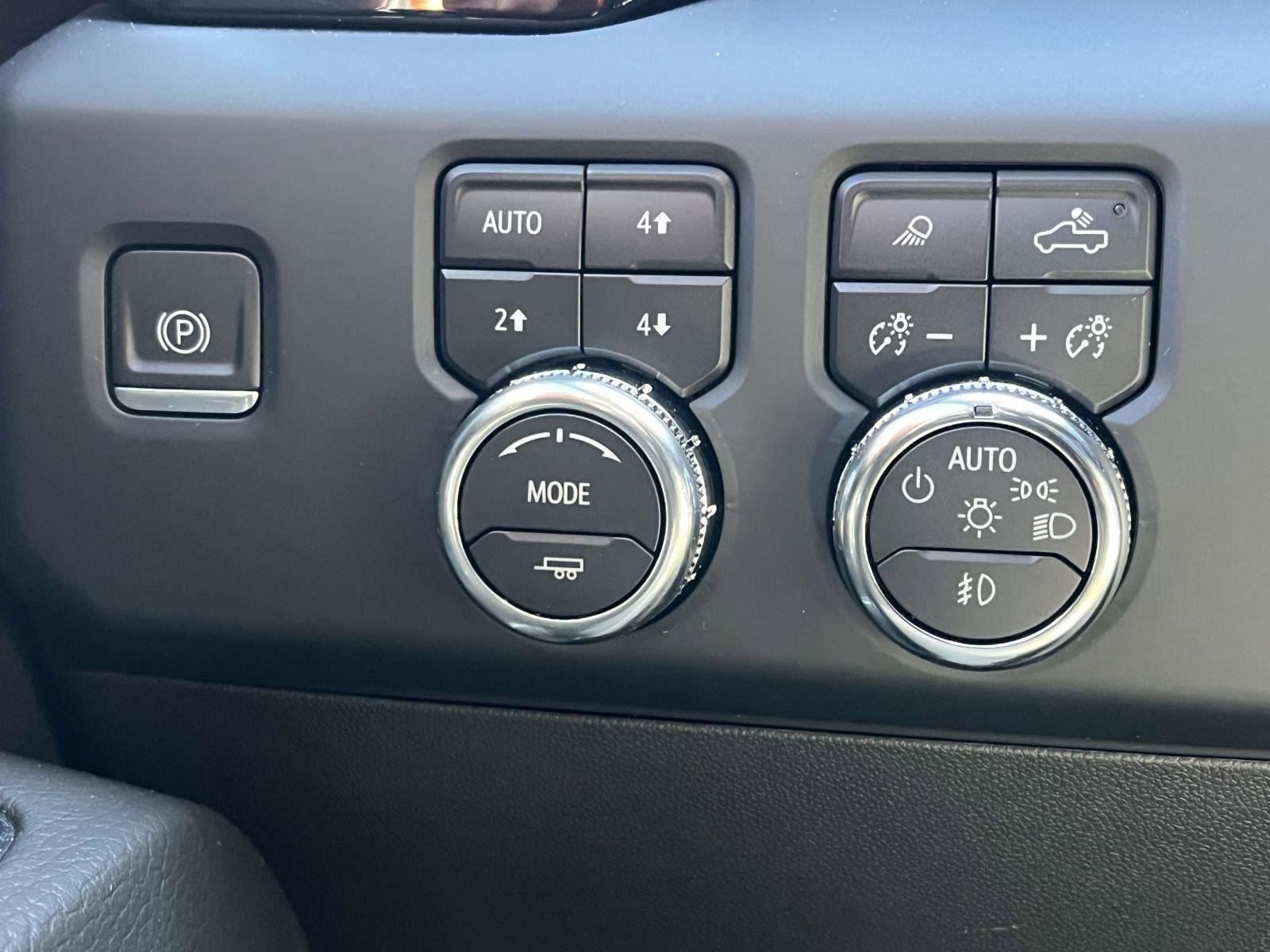 Used 2024 GMC Sierra 1500 Denali w/ Denali Reserve Package image 9