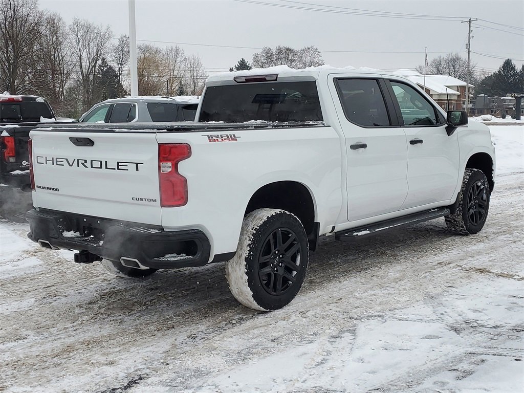 Certified 2021 Chevrolet Silverado 1500 Custom Trail Boss w/ LPO, Dark Essentials Package image 3