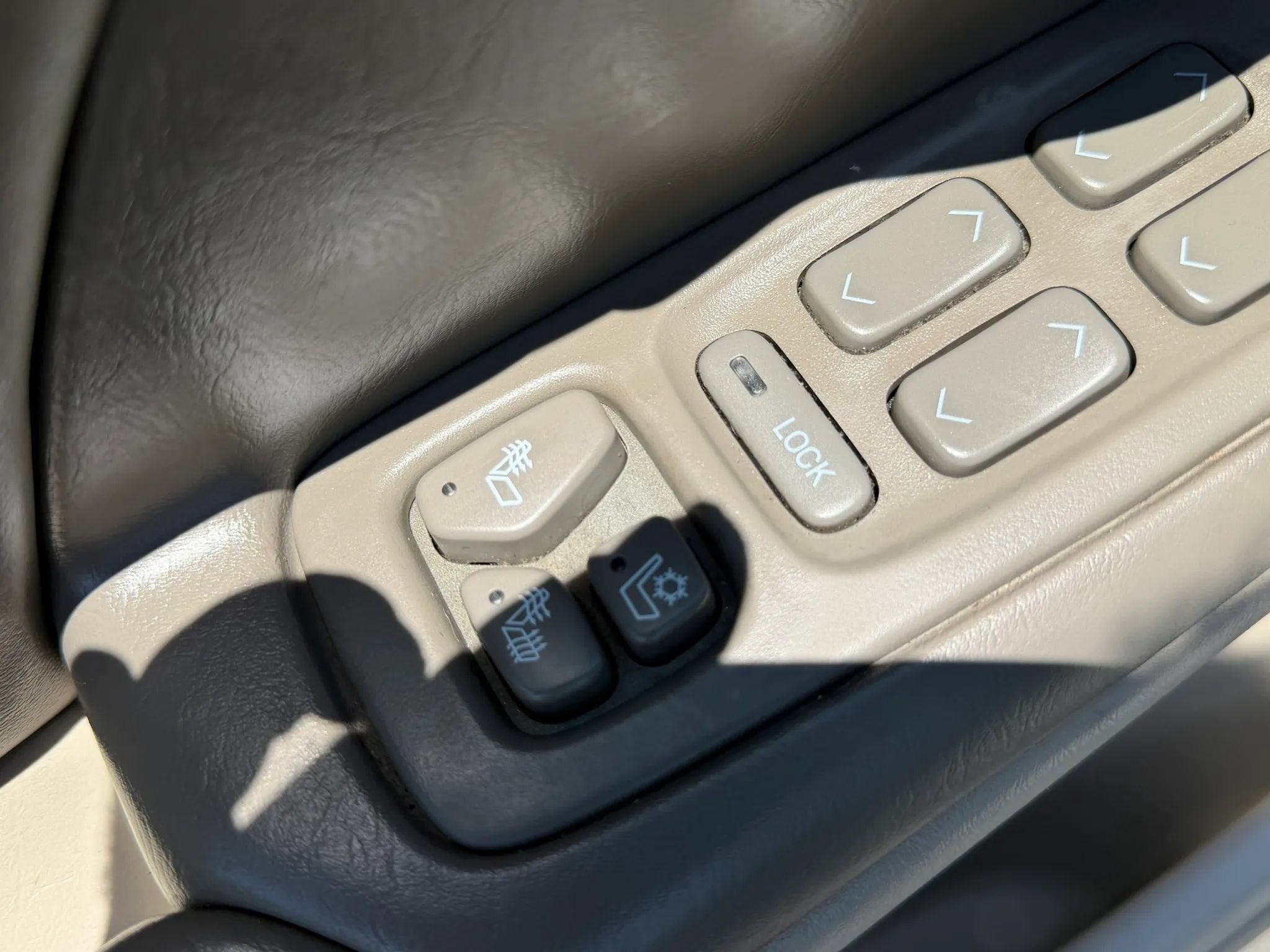 Used 2005 Cadillac De Ville FWD image 34