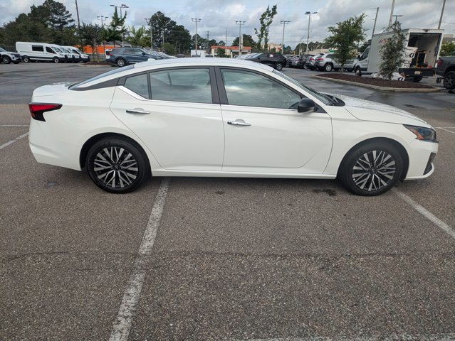 Used 2025 Nissan Altima 2.5 SV FWD image 4