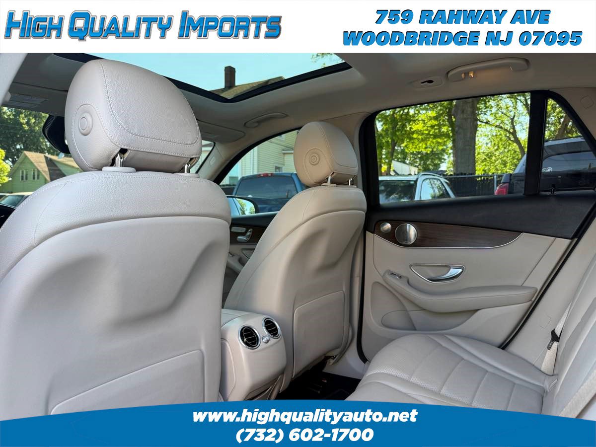 Used 2021 Mercedes-Benz GLC 300 4MATIC w/ Multimedia Package image 43