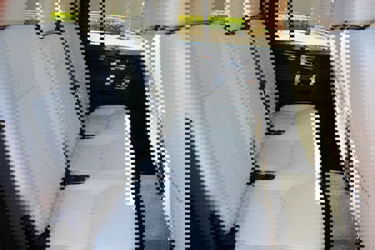 Used 2015 Land Rover LR4 HSE LUX image 38