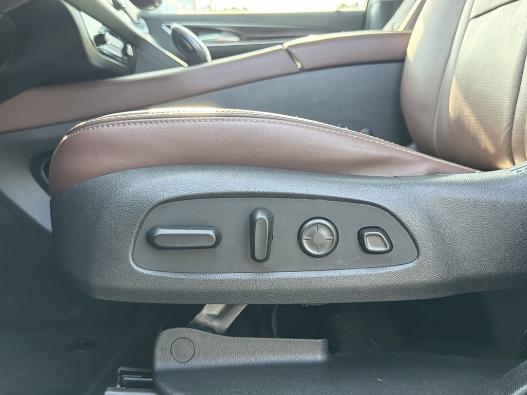 Used 2020 Buick Enclave Avenir w/ Avenir Technology Package FWD image 24