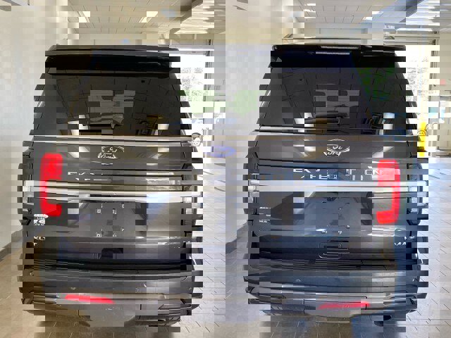 Used 2023 Ford Expedition Max XLT image 6