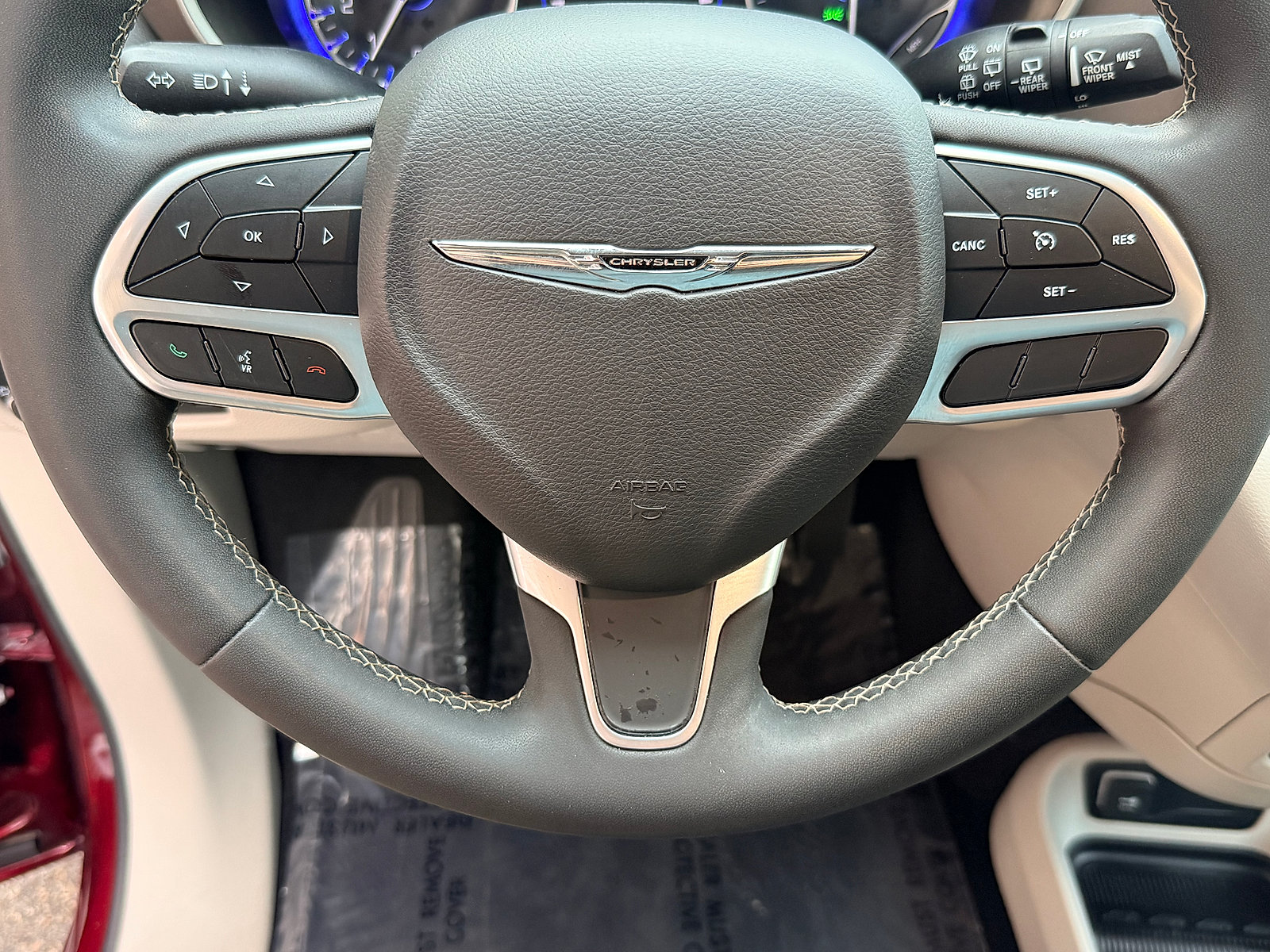 Used 2023 Chrysler Voyager LX FWD image 23