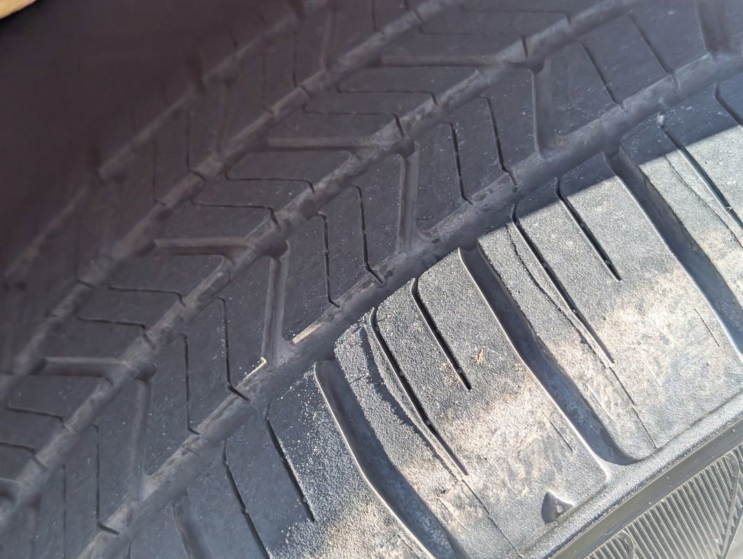 Used 2005 Cadillac Escalade EXT image 39