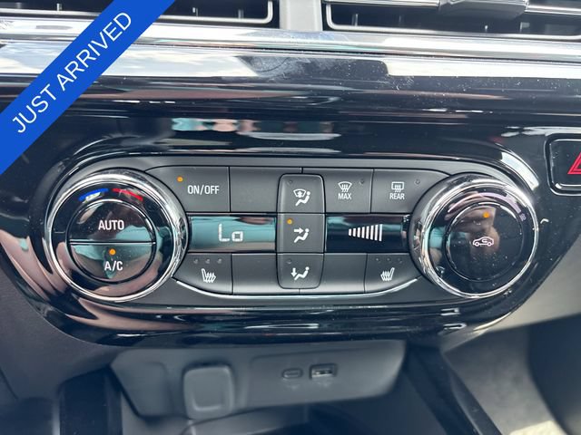 New 2026 Chevrolet Trax RS w/ Sunroof Package FWD image 18