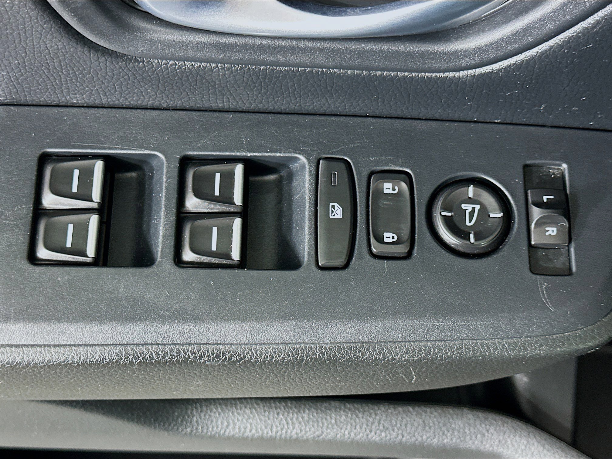 Used 2025 Honda Pilot EX-L image 15