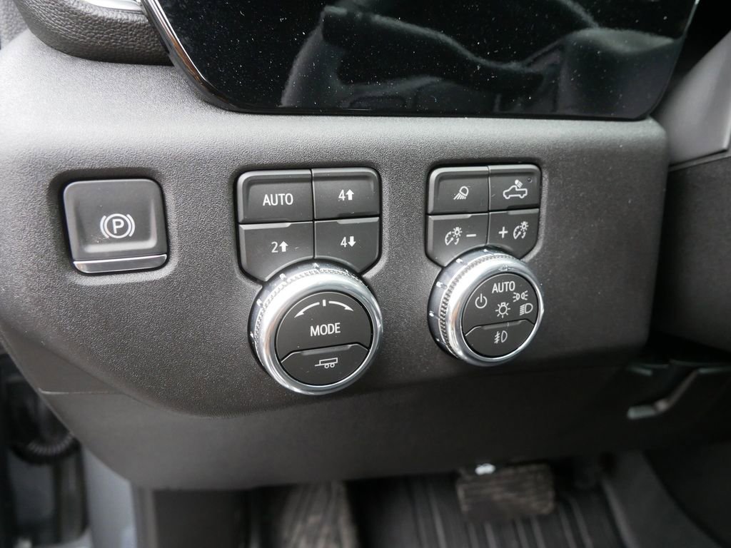 Used 2026 GMC Sierra 3500 SLT w/ SLT Premium Package image 19